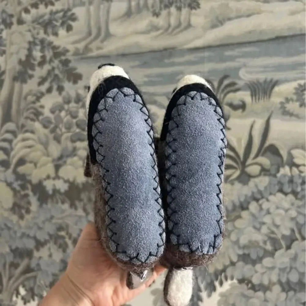 Billie Badger Wool Slippers